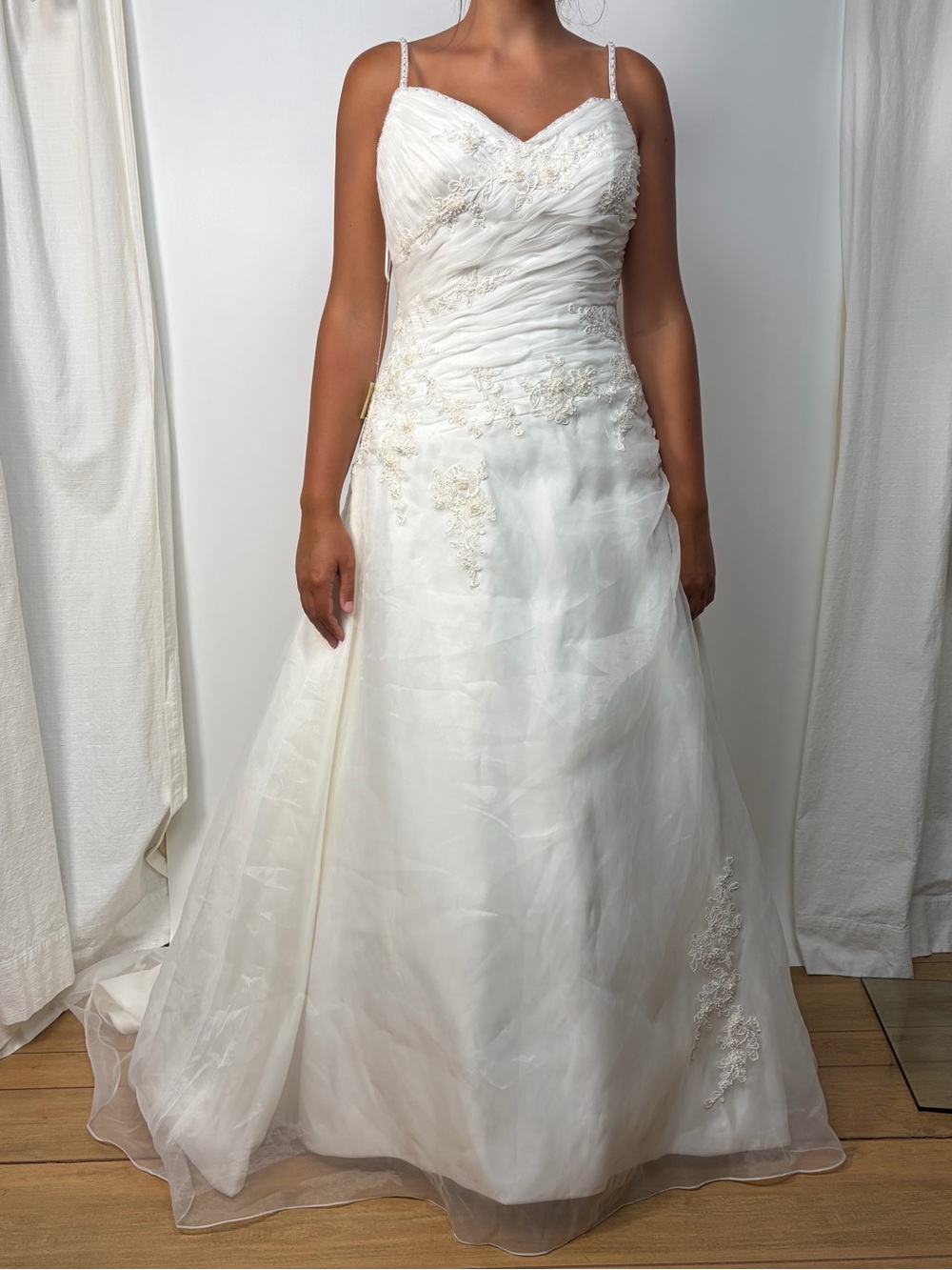 NEW A&T A-Line Fit and Flare Sweetheart Strapped Wedding Gown Ivory $670 Retail